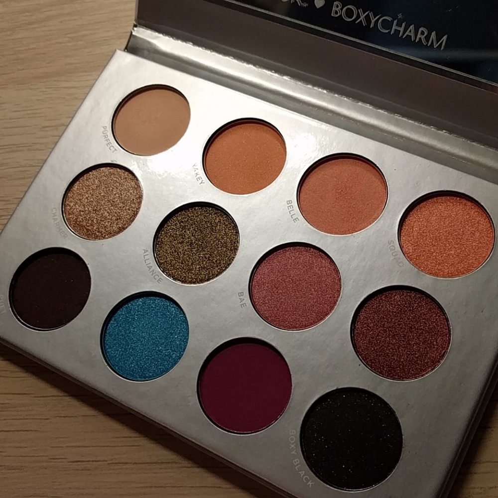 Boxycharm x Pür eyeshadow palette